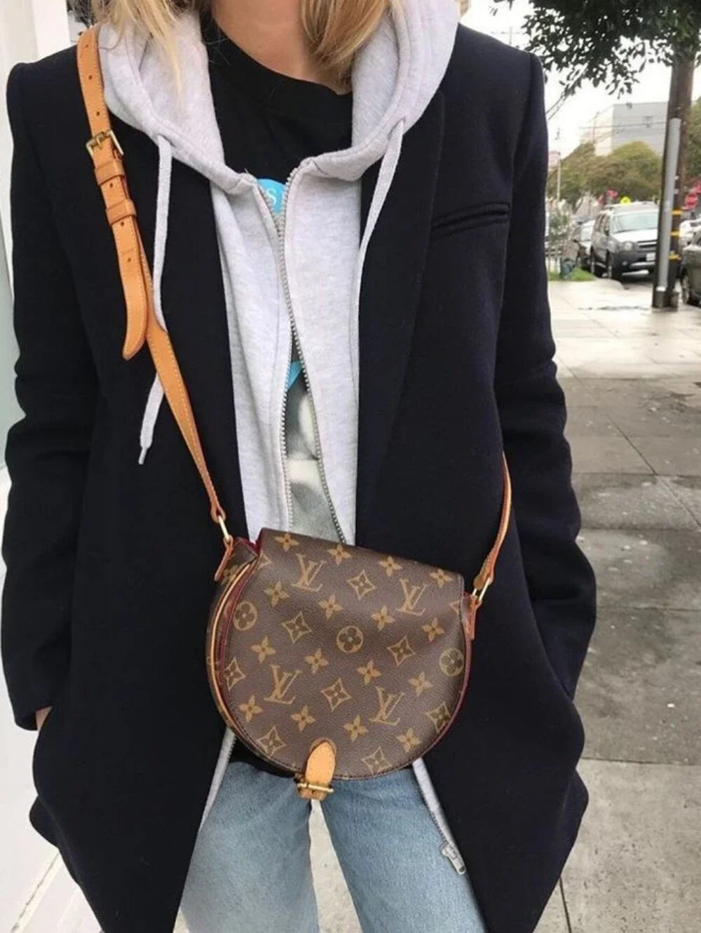 Louis Vuitton Monogram Tambourin Crossbody Bag GREAT CONDITION 💕